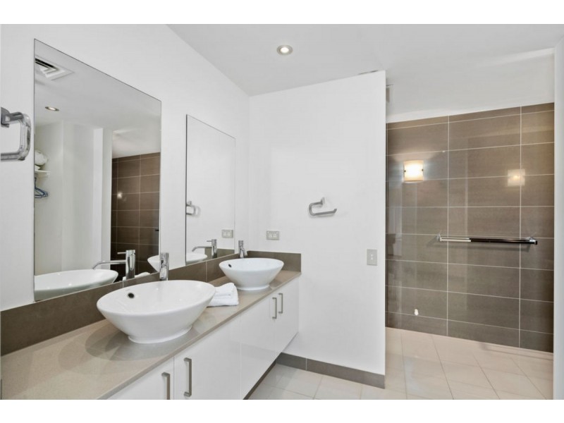 16c/18-24 Aubrey Street, Surfers Paradise QLD 4217