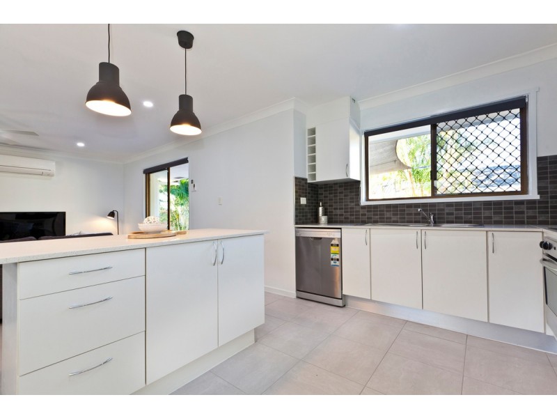 12 Alexander Drive, Highland Park QLD 4211