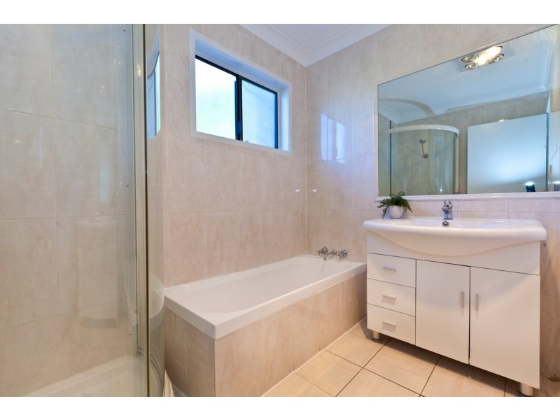 12 Alexander Drive, Highland Park QLD 4211