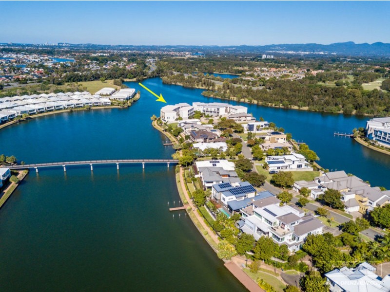 68/5074 Emerald Island Drive, Carrara QLD 4211