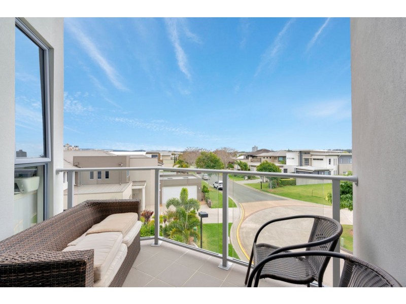 68/5074 Emerald Island Drive, Carrara QLD 4211