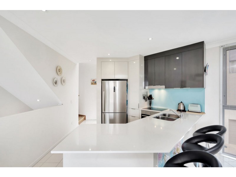 68/5074 Emerald Island Drive, Carrara QLD 4211
