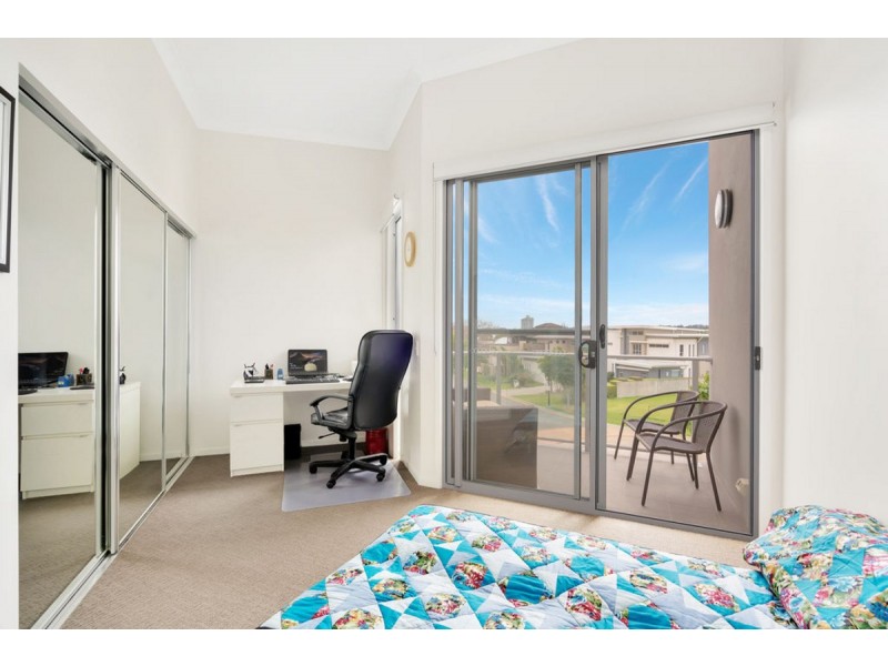 68/5074 Emerald Island Drive, Carrara QLD 4211