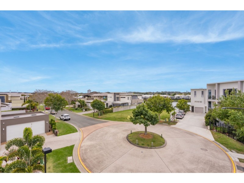 68/5074 Emerald Island Drive, Carrara QLD 4211