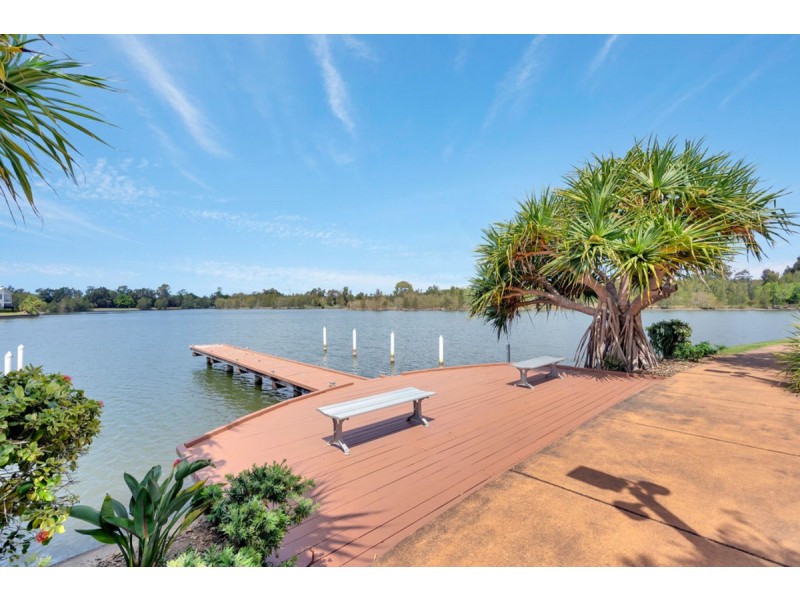 68/5074 Emerald Island Drive, Carrara QLD 4211