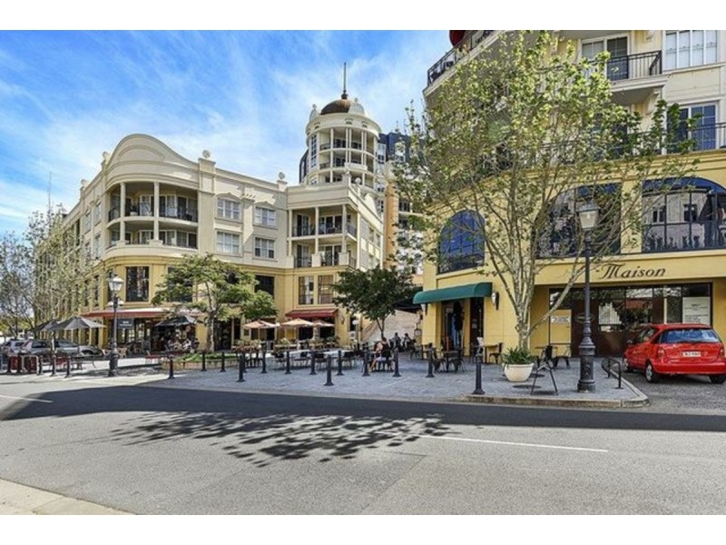 68/5074 Emerald Island Drive, Carrara QLD 4211