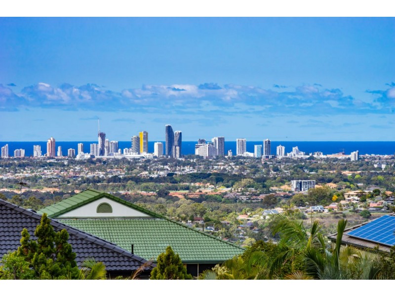 4 Mercure Place, Highland Park QLD 4211