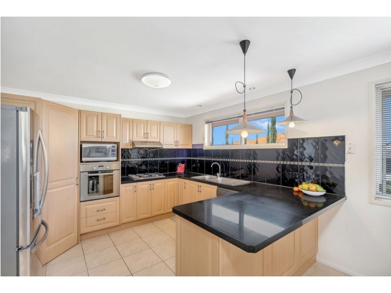 4 Mercure Place, Highland Park QLD 4211