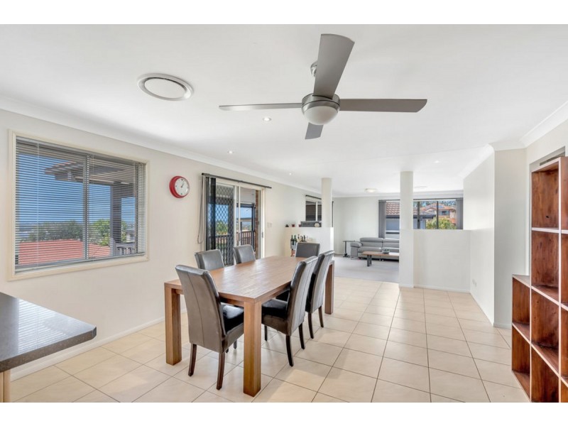 4 Mercure Place, Highland Park QLD 4211