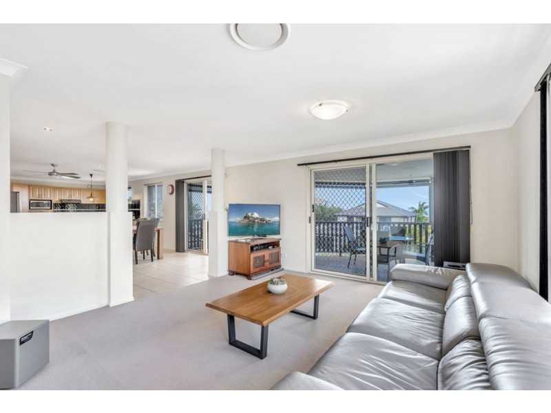 4 Mercure Place, Highland Park QLD 4211