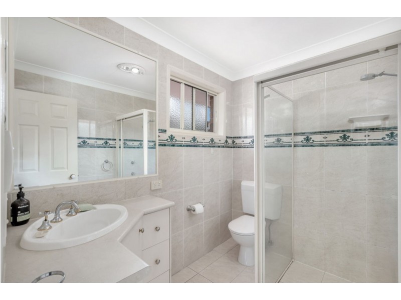 4 Mercure Place, Highland Park QLD 4211