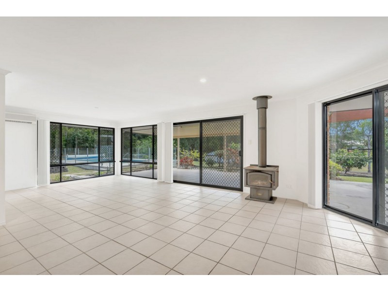 2 Lawnhill Drive, Nerang QLD 4211