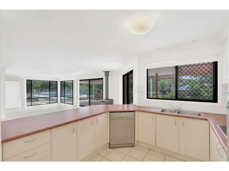 2 Lawnhill Drive, Nerang QLD 4211