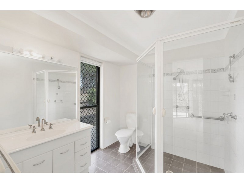 2 Lawnhill Drive, Nerang QLD 4211