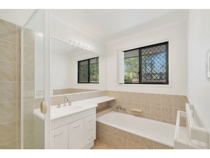 2 Lawnhill Drive, Nerang QLD 4211