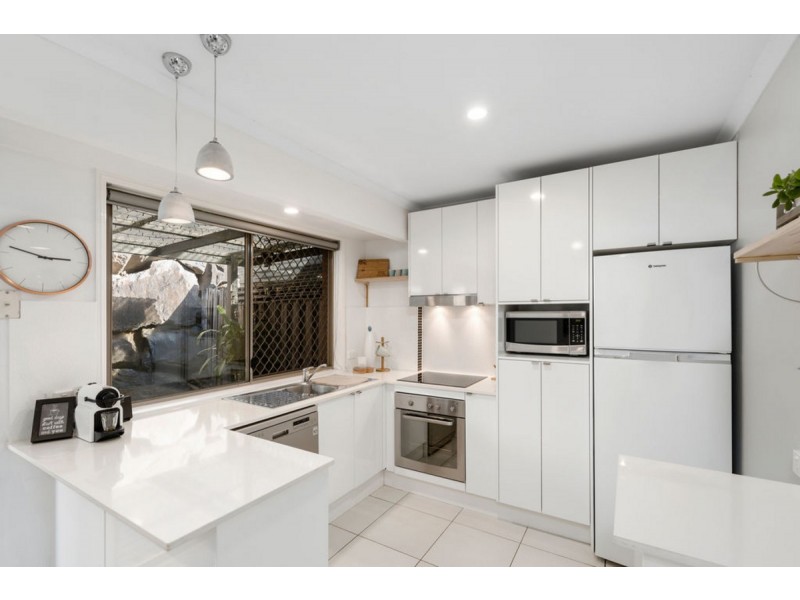 2/12 Ogilvie Crescent, Nerang QLD 4211