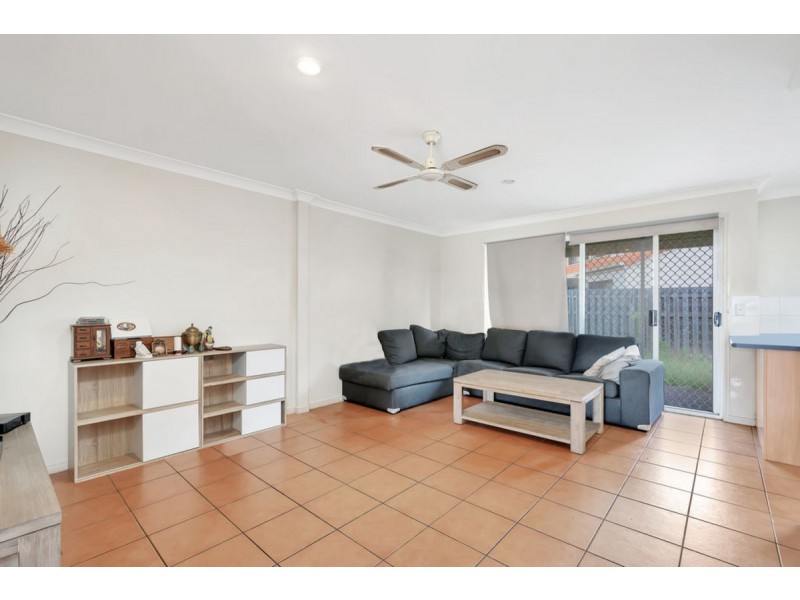 44/74 Universal Street, Pacific Pines QLD 4211