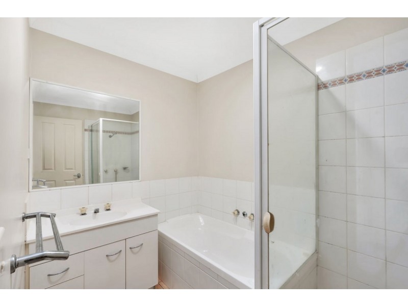 44/74 Universal Street, Pacific Pines QLD 4211