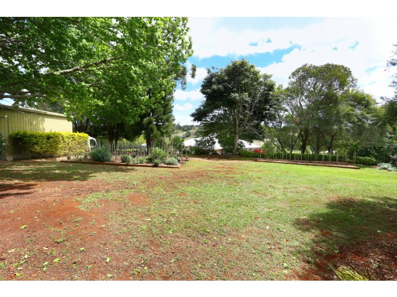 27 Lilac Tree Court, Beechmont QLD 4211