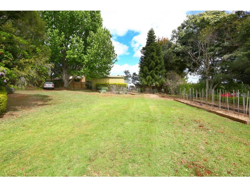 27 Lilac Tree Court, Beechmont QLD 4211