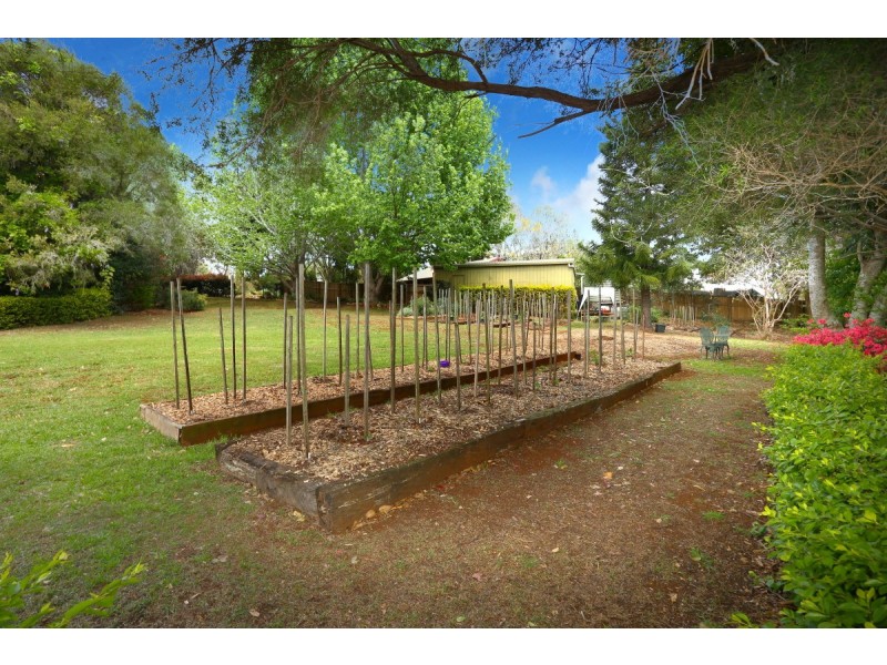 27 Lilac Tree Court, Beechmont QLD 4211