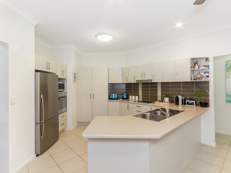 8 Parrot Court, Gilston QLD 4211