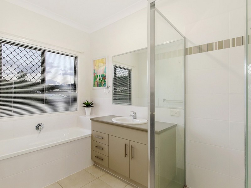 8 Parrot Court, Gilston QLD 4211