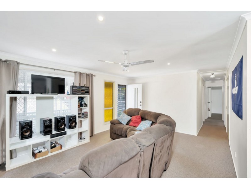 7 Windsor Place, Molendinar QLD 4214