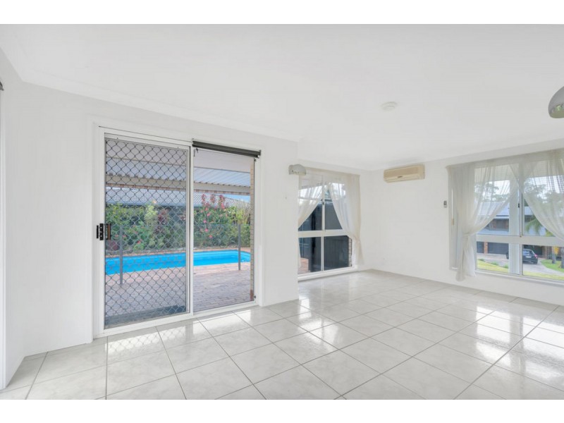 2 Crocus Way, Gaven QLD 4211