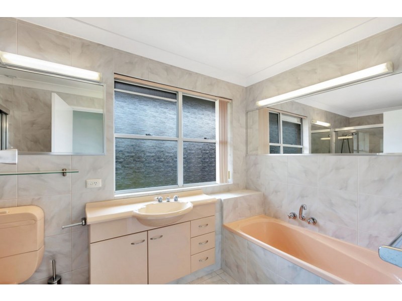 2 Crocus Way, Gaven QLD 4211