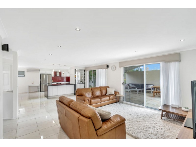 11 Parklane Place, Highland Park QLD 4211