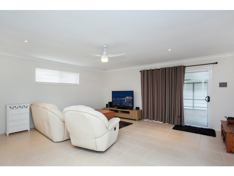 11 Parklane Place, Highland Park QLD 4211
