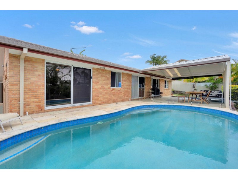11 Parklane Place, Highland Park QLD 4211