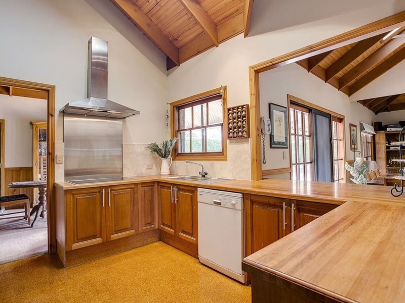 11 Oak Street, Nerang QLD 4211