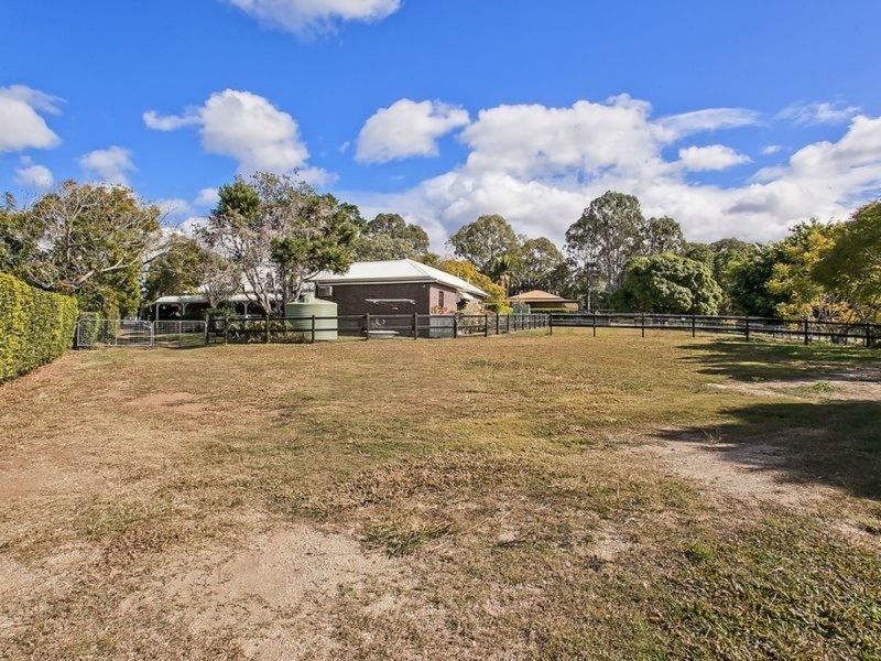 11 Oak Street, Nerang QLD 4211