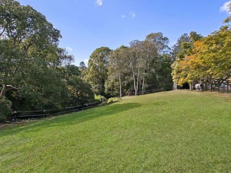 11 Oak Street, Nerang QLD 4211