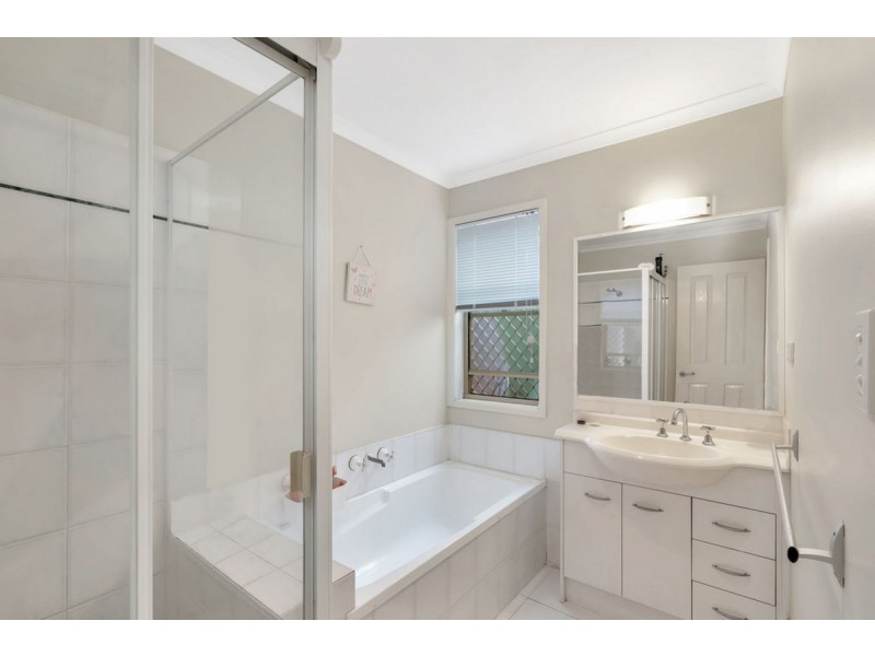 10 Bards Court, Nerang QLD 4211