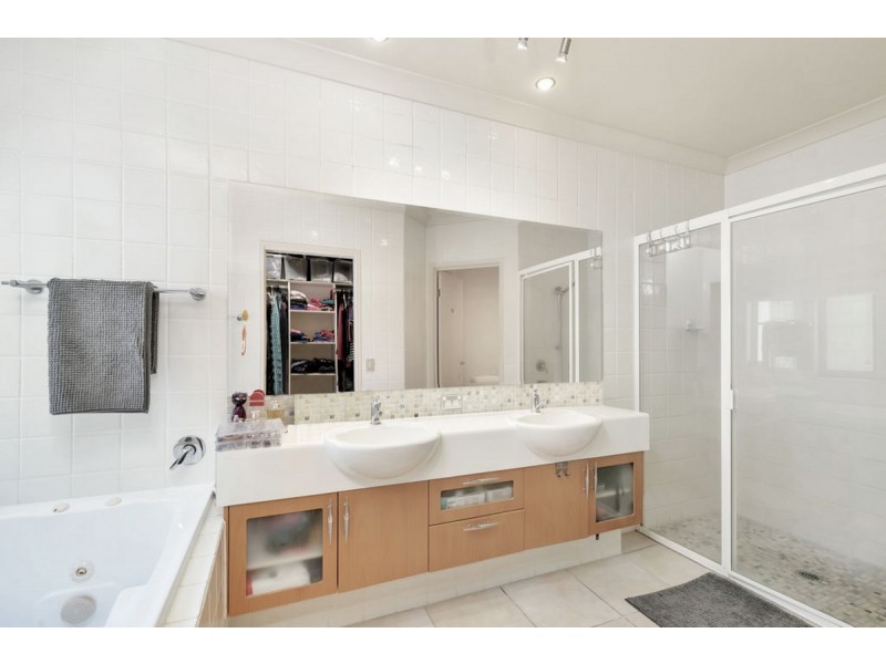 2007/1 The Vistas Drive, Carrara QLD 4211