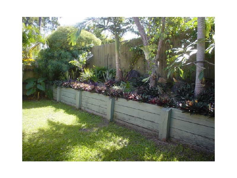 4 Sandalwood Tce, Nerang QLD 4211