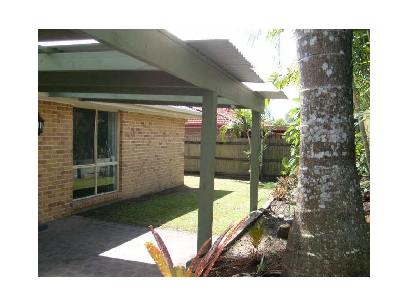 4 Sandalwood Tce, Nerang QLD 4211