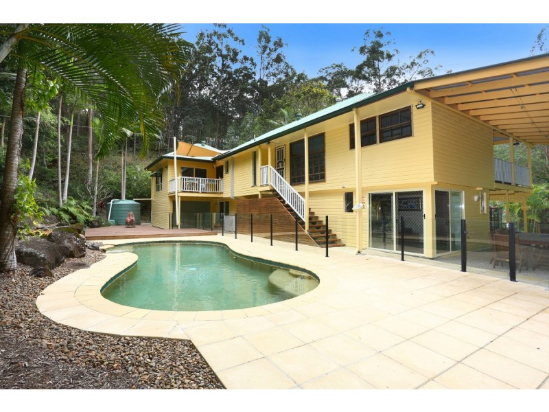 119 Henri Robert Drive, Clagiraba QLD 4211