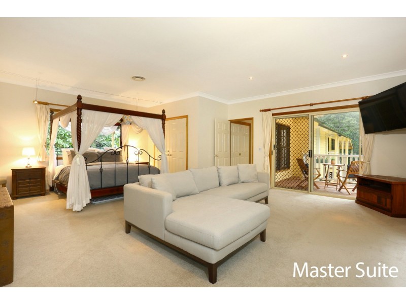 119 Henri Robert Drive, Clagiraba QLD 4211