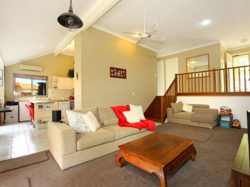 71 Paddington Drive, Carrara QLD 4211