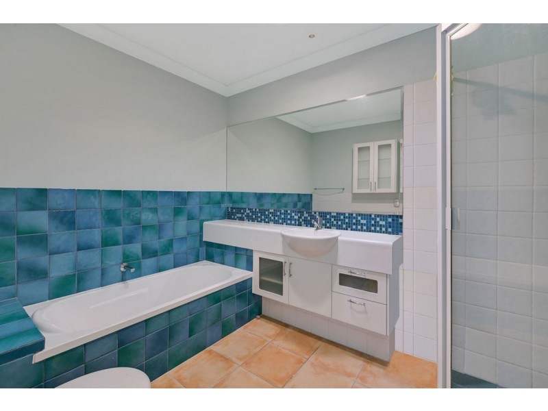 1083/1 The Cove Crescent, Carrara QLD 4211