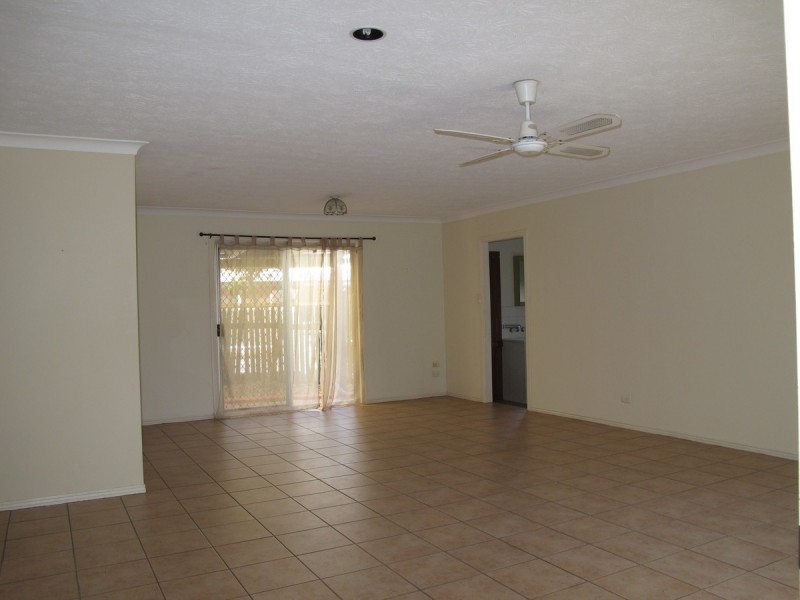 4 Guthrie Parade, Carrara QLD 4211