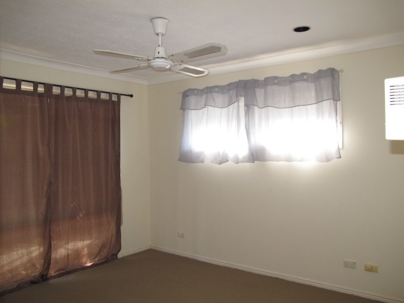 4 Guthrie Parade, Carrara QLD 4211