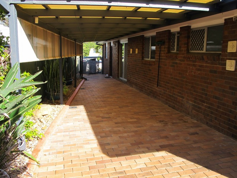 4 Guthrie Parade, Carrara QLD 4211