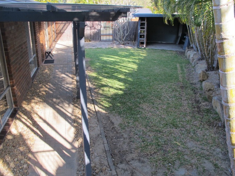 4 Guthrie Parade, Carrara QLD 4211