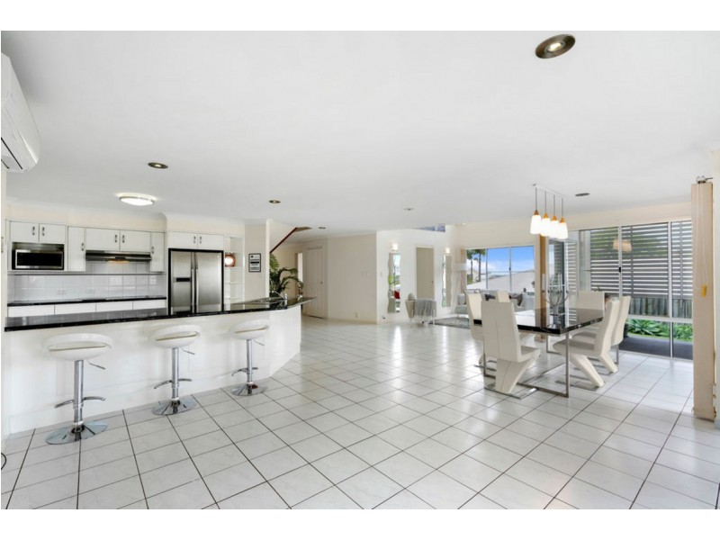 12 Nottingham Place, Highland Park QLD 4211