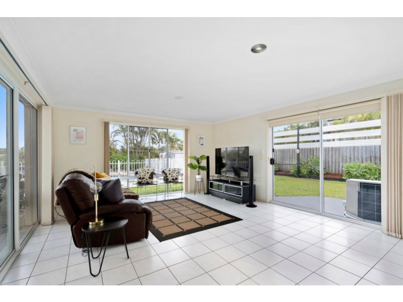 12 Nottingham Place, Highland Park QLD 4211